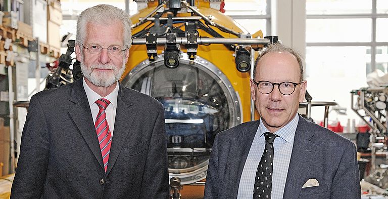 Der neuseeländische Botschafter in Deutschland, S.E. Rupert Holborow (r) mit GEOMAR Direktor Prof. Dr. Peter Herzig. Foto: J. Steffen, GEOMAR.