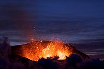 Ausbruch des Eyjafjallajökull auf Island im Jahr 2010. Der Vulkanismus in Island ist ein kleines Überbleibsel der Prozesse, die vor 56 Millionen Jahren Grönland von Nordwesteuropa trennten. Foto: Boaworm via Wikimedia Commons, CC BY 3.0