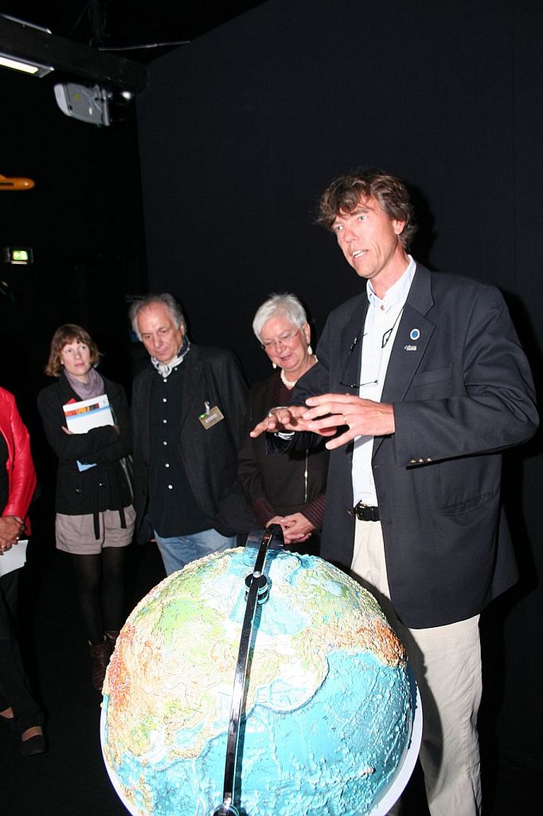 Prof. Dr. Martin Visbeck, Sprecher des Kieler Exzellenzclusters „Ozean der Zukunft“, bei der Eröffnung der Ausstellung im Paul-Löbe-Haus Berlin. Foto: Andreas Villwock, IFM-GEOMAR.