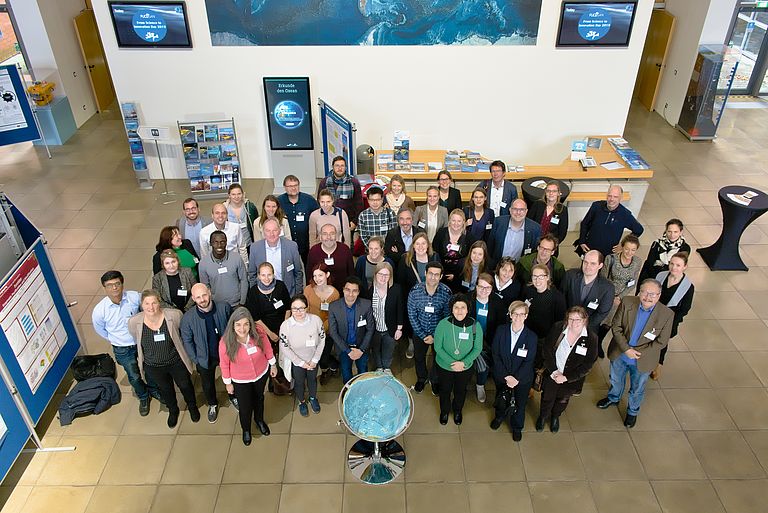 Teilnehmerinnen und Teilnehmer des FucoSan Science and Innovation Day 2019. Foto: Jan Steffen/GEOMAR