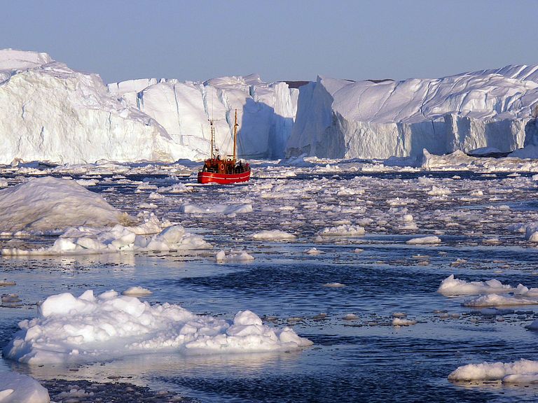 Icebergs in Ilulissat Icefjord, SW Greenland. Since 1990, the ice loss in Greenland has been increasing steadily. Photo: Jonathan Bamber, University of Bristol