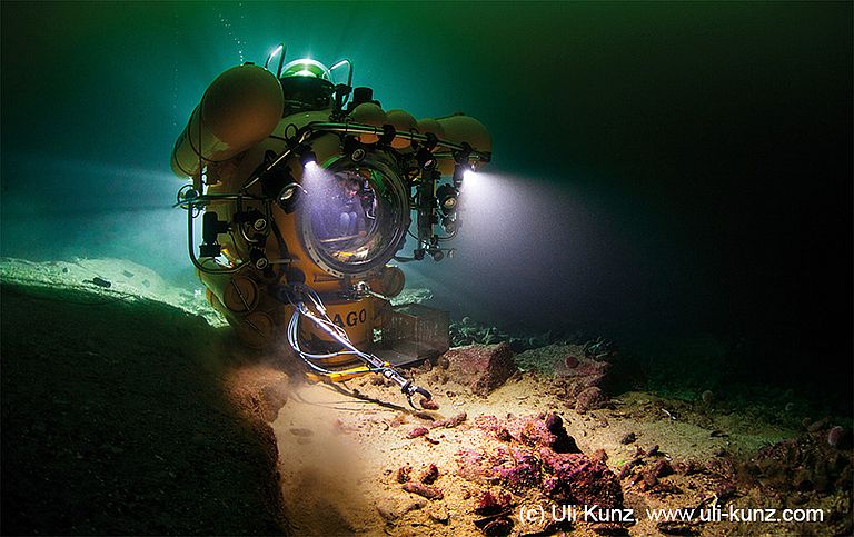 [Translate to English:] JAGO auf einem Seeberg im Trondheimfjord. Foto: Uli Kunz, www.uli-kunz.com
