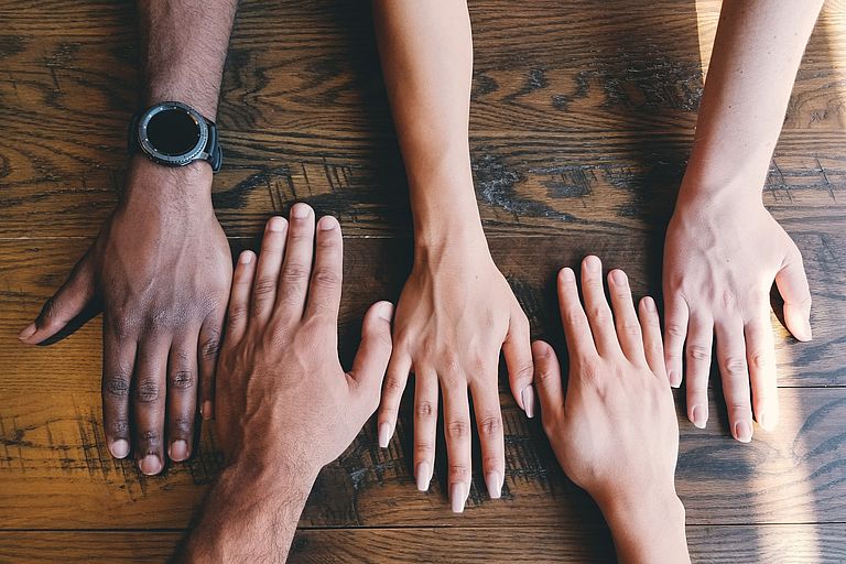 Hände. Foto: Clay Banks, Unsplash.