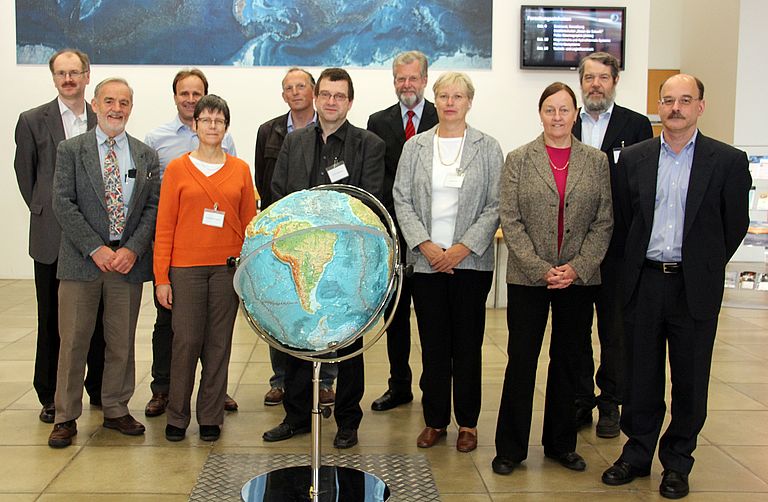 Mitglieder des bisherigen und neuen Wissenschaftlichen Beirats des GEOMAR mit Direktor Prof. Peter Herzig. Foto: A. Villwock, GEOMAR.