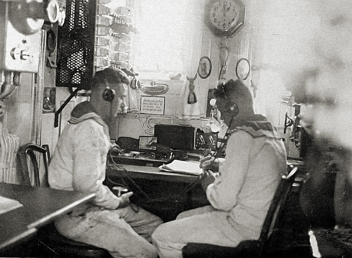 Sounding with the Behm echo sounder.