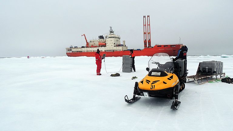 Die AKADEMIK TRYOSHNIKOV im Nordpolarmeer. Foto: Carina Engicht
