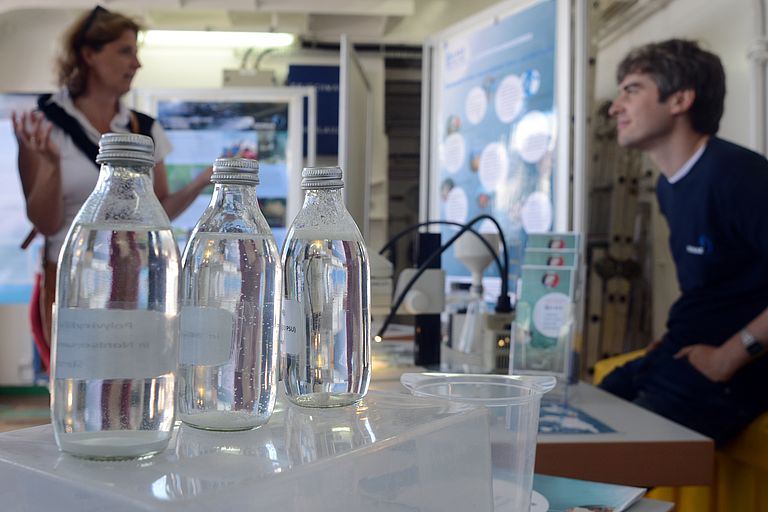 Müll im Meer, Rohstoffe, Küstenentwicklung, nachhaltiges Ozeanmanagement - das sind nur einige der Themen von "Faszination Meeresforschung" im Rahmen der Kieler Woche. Foto: J. Steffen, GEOMAR