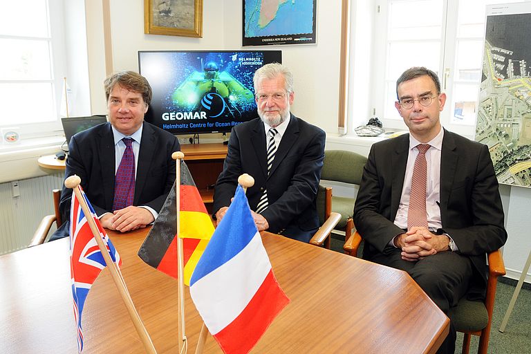 European Summit of Marine Research (vl.n.r): Professor Ed Hill (NOC), Professor Peter Herzig (GEOMAR) and François Jacq (Ifremer). Photo: Jan Steffen, GEOMAR
