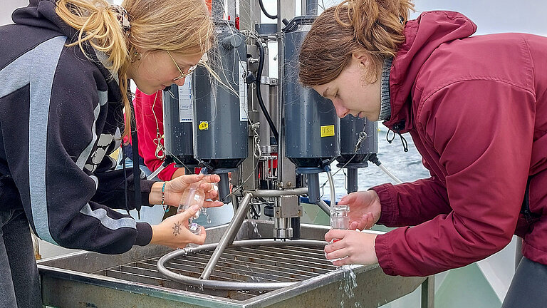 The rosette sampler can be used to take water samples from different depths.