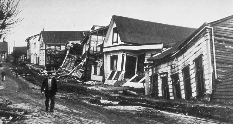 Valdivia nach dem Erdbeben 1960. Bis heute ist es das stärkste jemals gemessene Erdbeben. Foto: Pierre St. Amand, NOAA NCEI