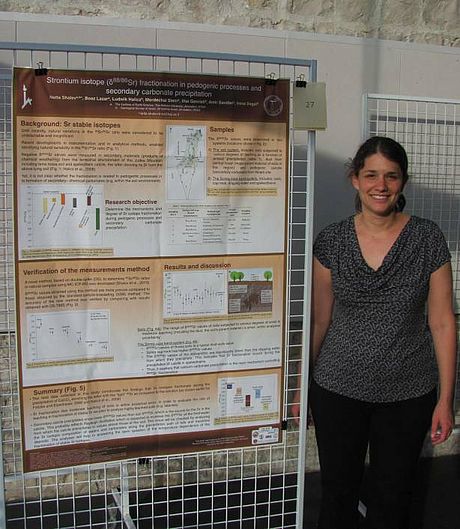 Netta Shalev presenting her poster titled "Strontium isotope (?88/86Sr) fractionation in pedogenic processes and secondary carbonate precipitation"