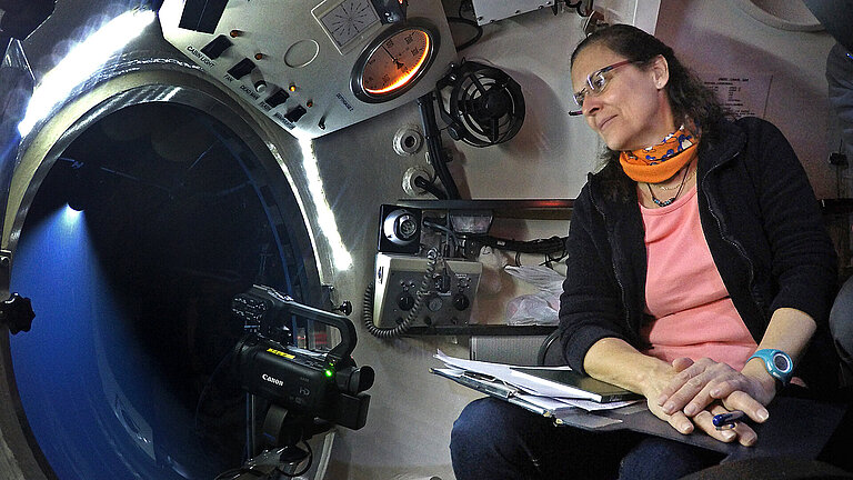 Prof. Juana Magdalena Santana Casiano (ULPGC) im Tauchboot JAGO. 