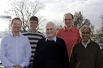 Prof. Dr. Gerold Siedler (center) is one of the publishers of the second edition of Ocean Circulation & Climate. Other authors are Dr. Toste Tanhua, Prof. Dr. Arne Körtzinger, Prof. Dr. Peter Brandt und Prof. Dr. Mojib Latif (from left) fromGEOMAR. Foto: J. Steffen, GEOMAR