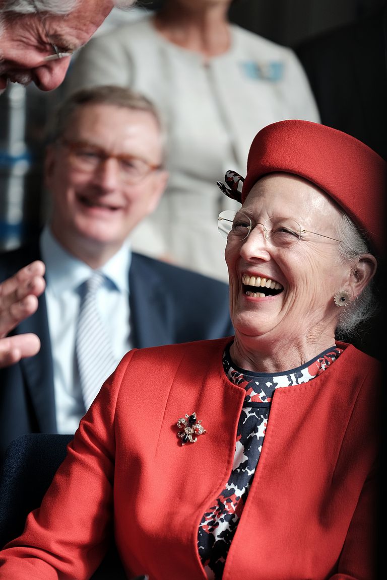 Königin Margrethe II. im GEOMAR Technik- und Logistikzentrum. Foto: Nikolas Linke/GEOMAR