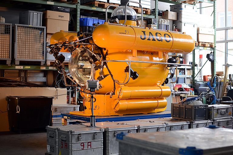 Bestaune Tauchboot JAGO im TLZ. Foto: Jan Steffen, GEOMAR