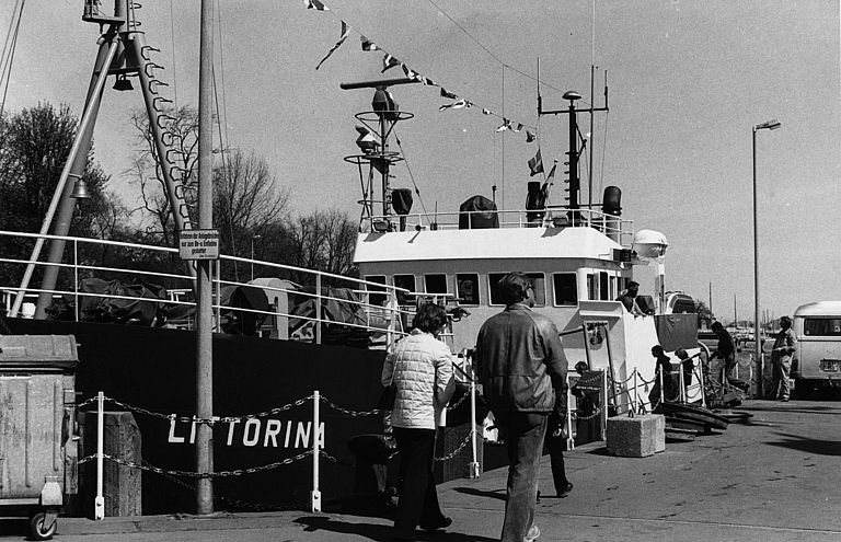 Die LITTORINA 1975 vor dem damaligen Institut für Meereskunde. Foto: Edith Mempel