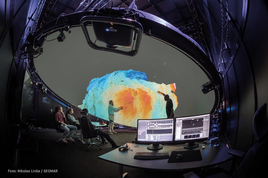 Realtime seafloor visualization in the ARENA2 projection dome